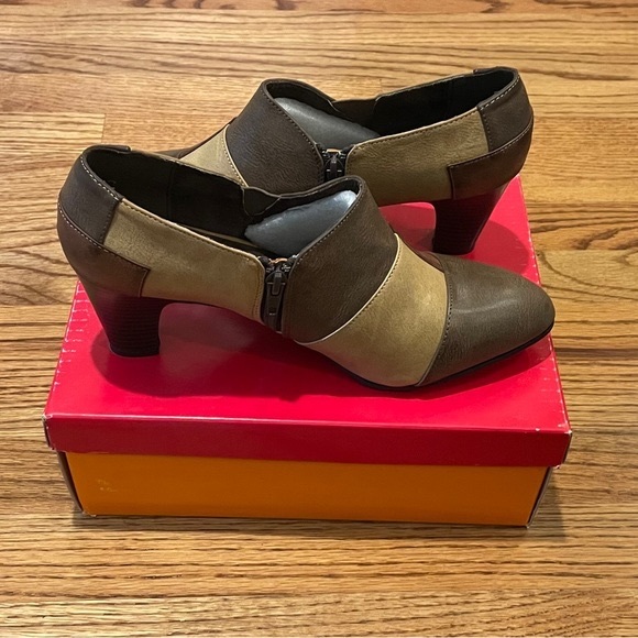 New York Transit Shoes - New York Transit Colorblock Patch Ankle Booties NWT size 10